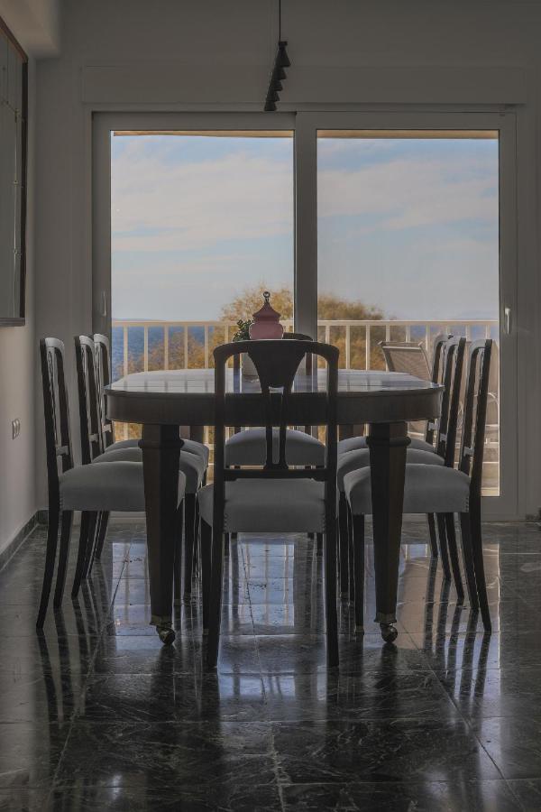 Seaside Bliss Flat Saronida
